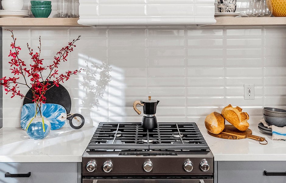 white-kitchen-backsplash