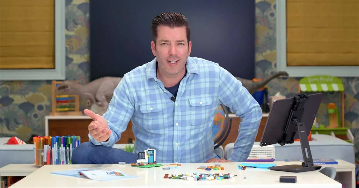 jonathan scott legos